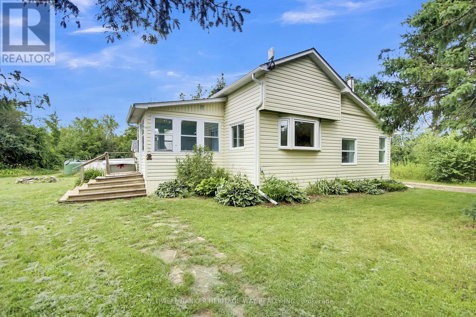 601 Weedmark Rd, Montague, ON K7A 4S6