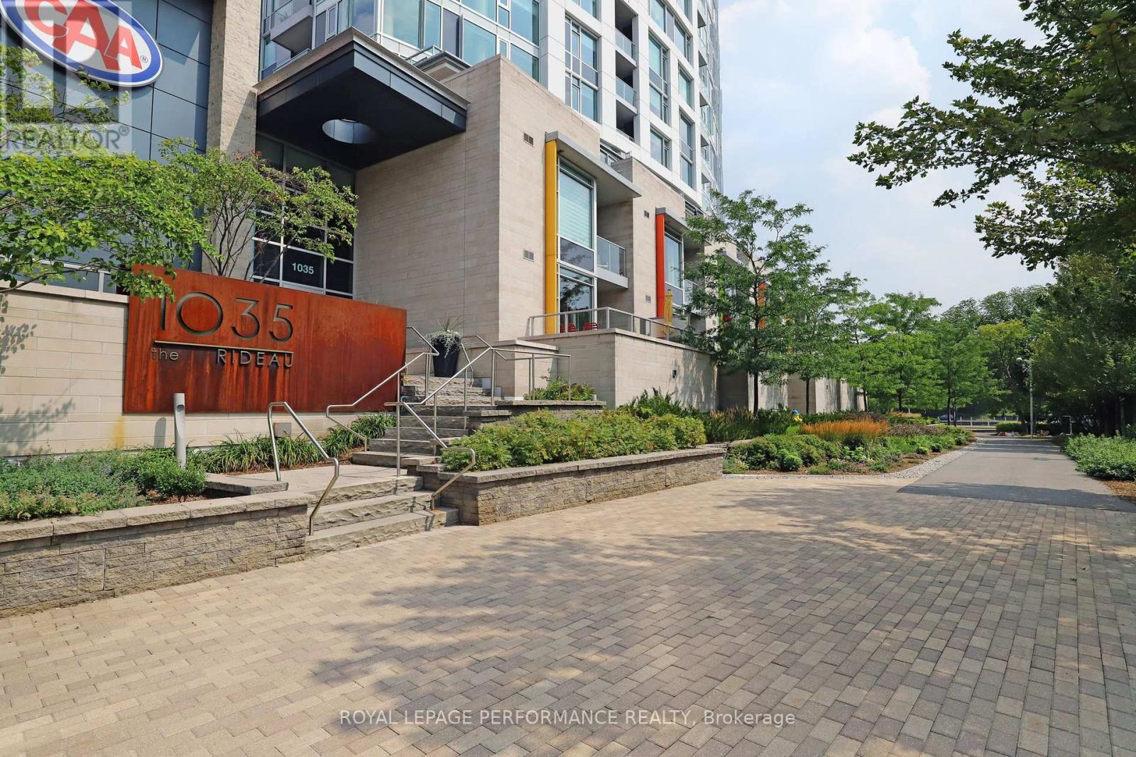 907 1035 Bank St, Ottawa, ON K1S 5K3