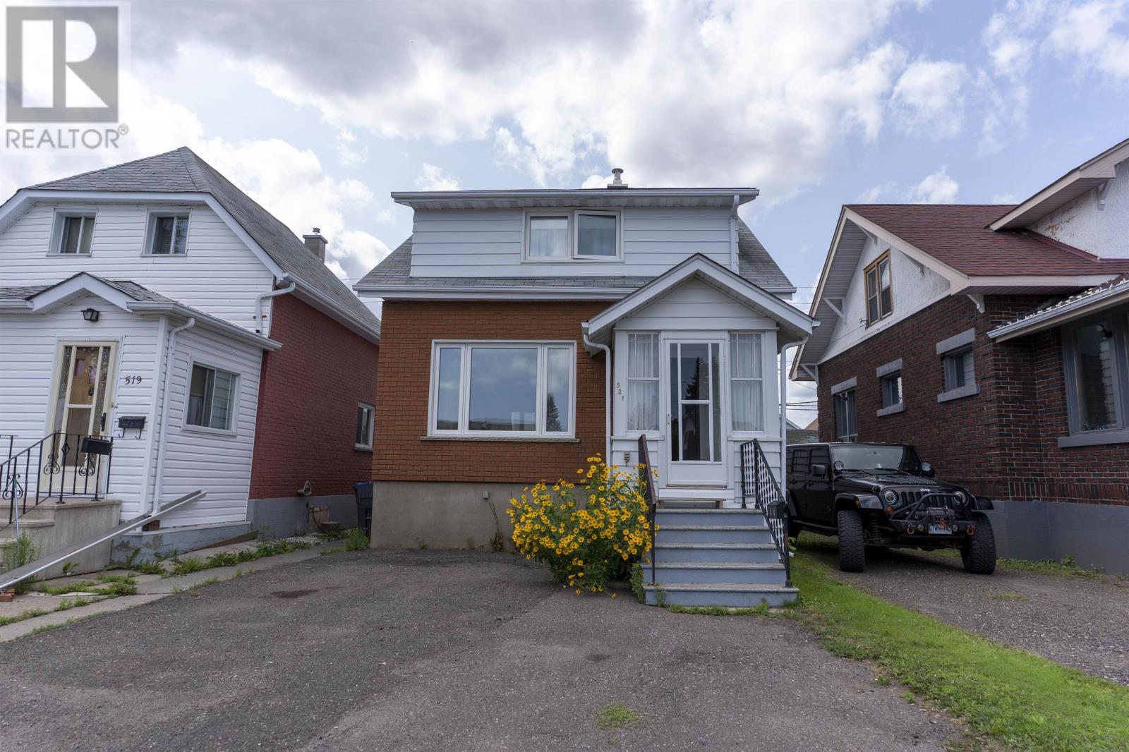521 Prince Arthur Blvd, Thunder Bay, ON P7C 3M5