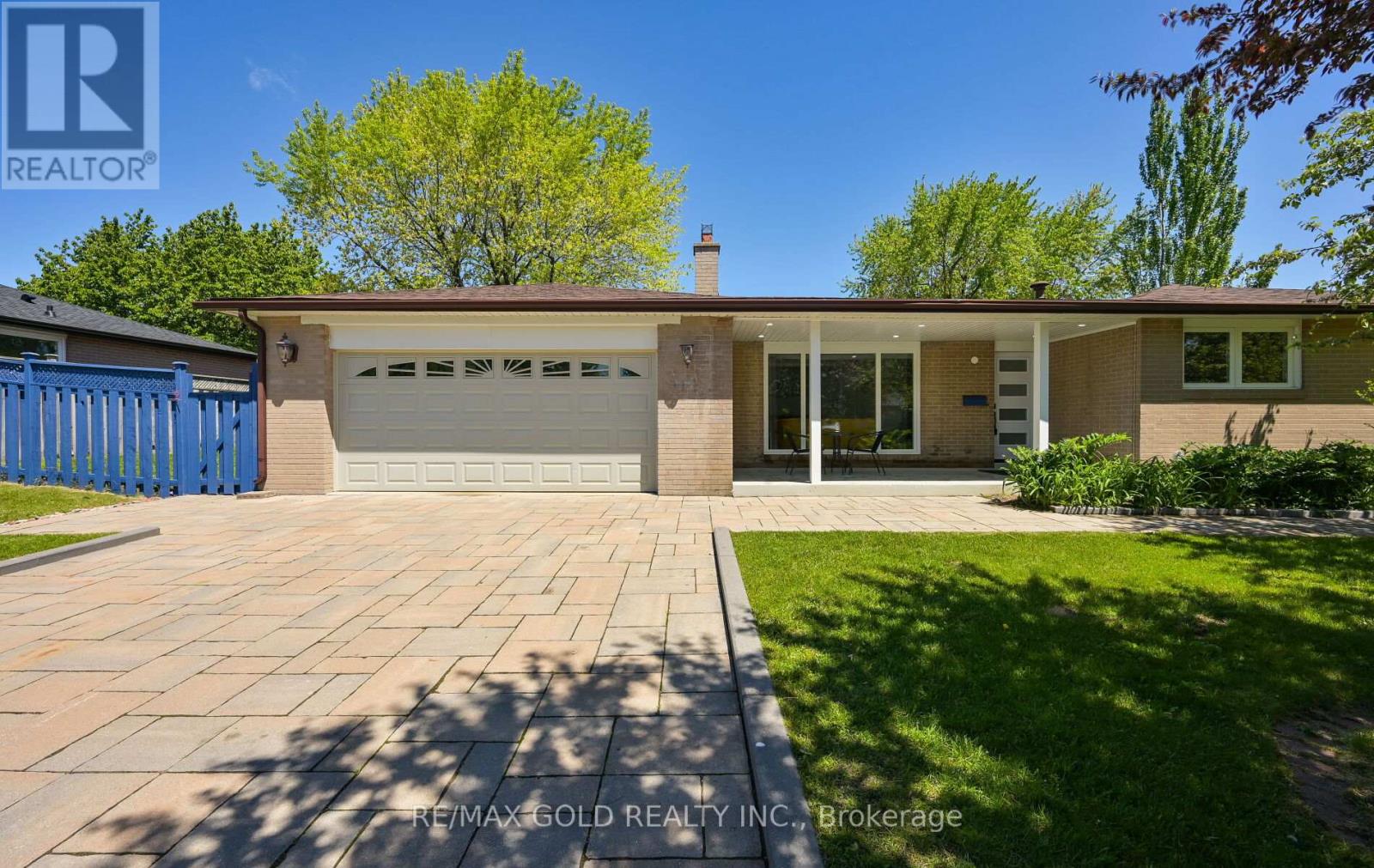 15 Flavian Cres, Brampton, ON L6T 3P2