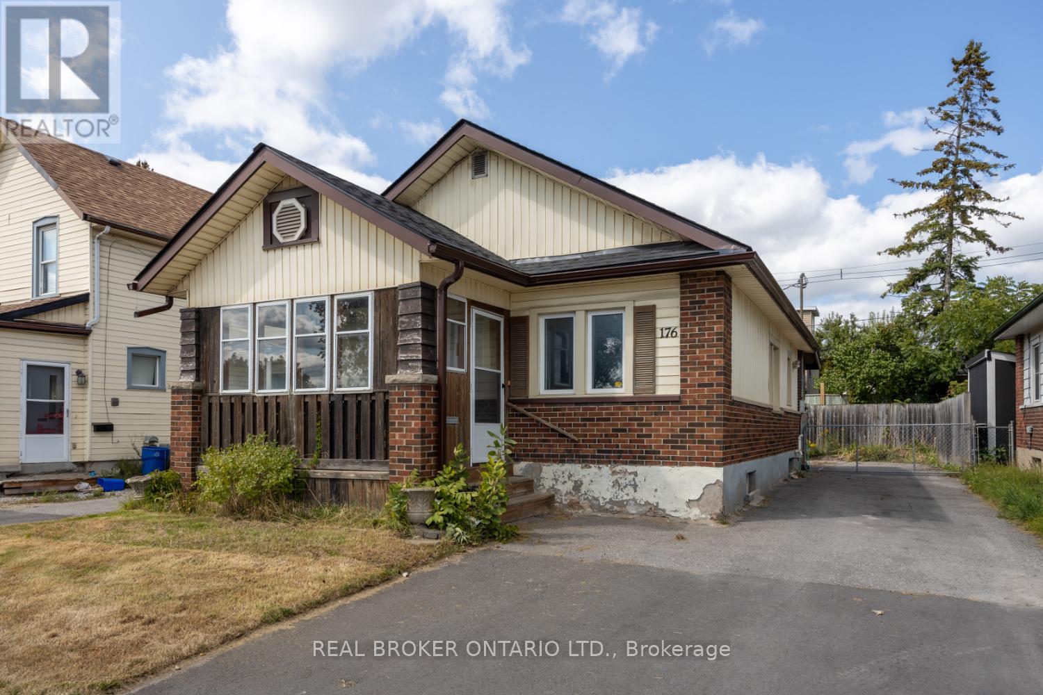 176 Lansdowne St W Ward 3 St, Peterborough, ON K9J 1Y7
