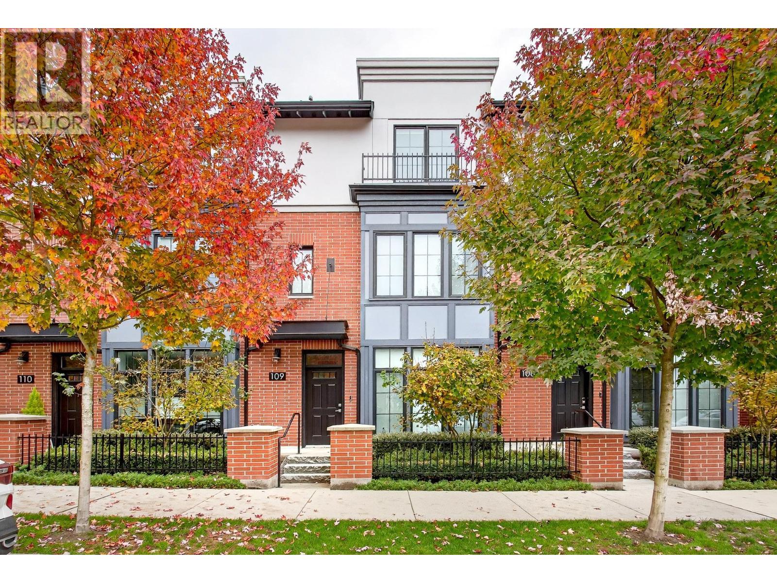 2070 Curling Road Unit 109, North Vancouver, BC V7P 0C9