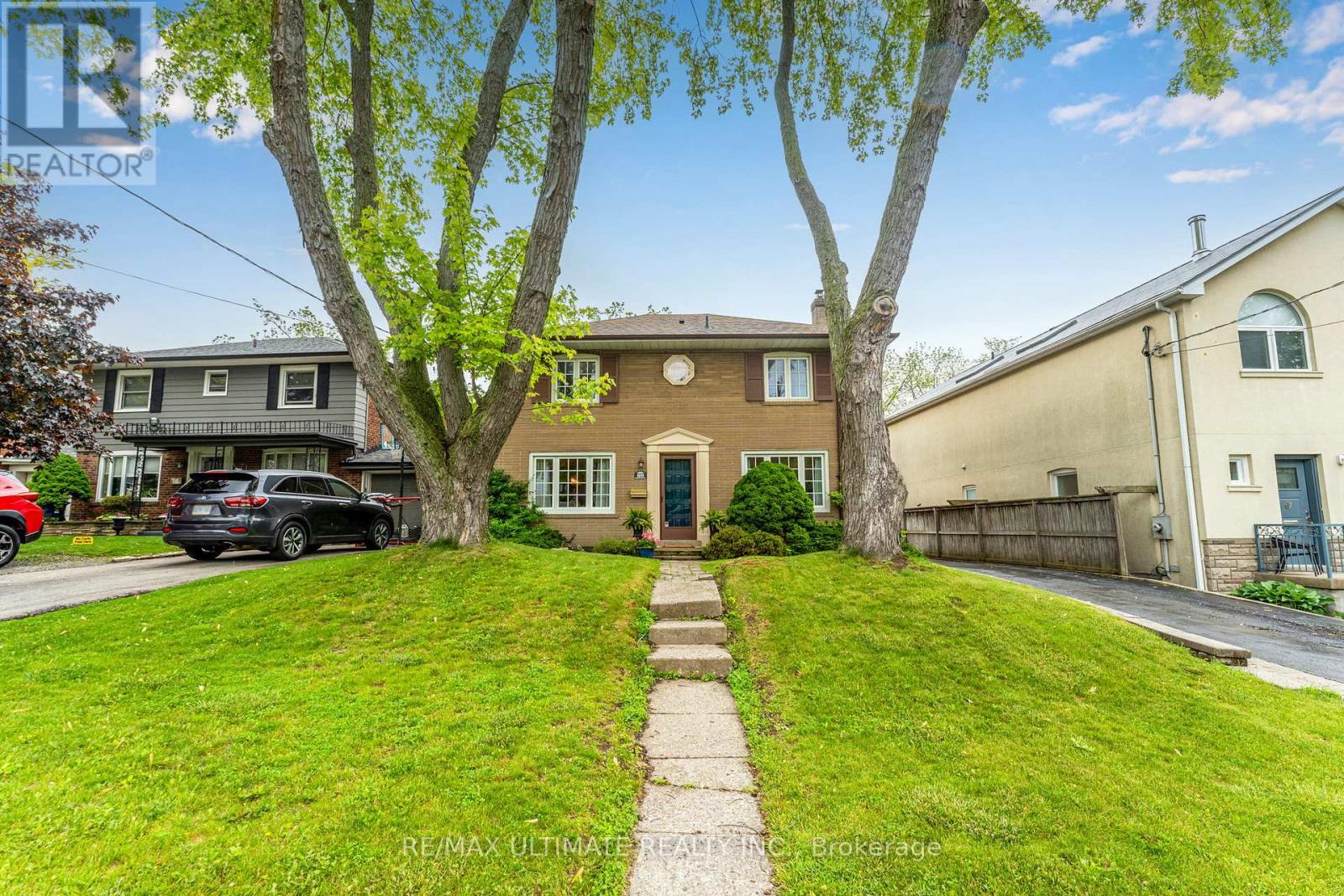 69 Midland Ave, Toronto, ON M1N 3Z8