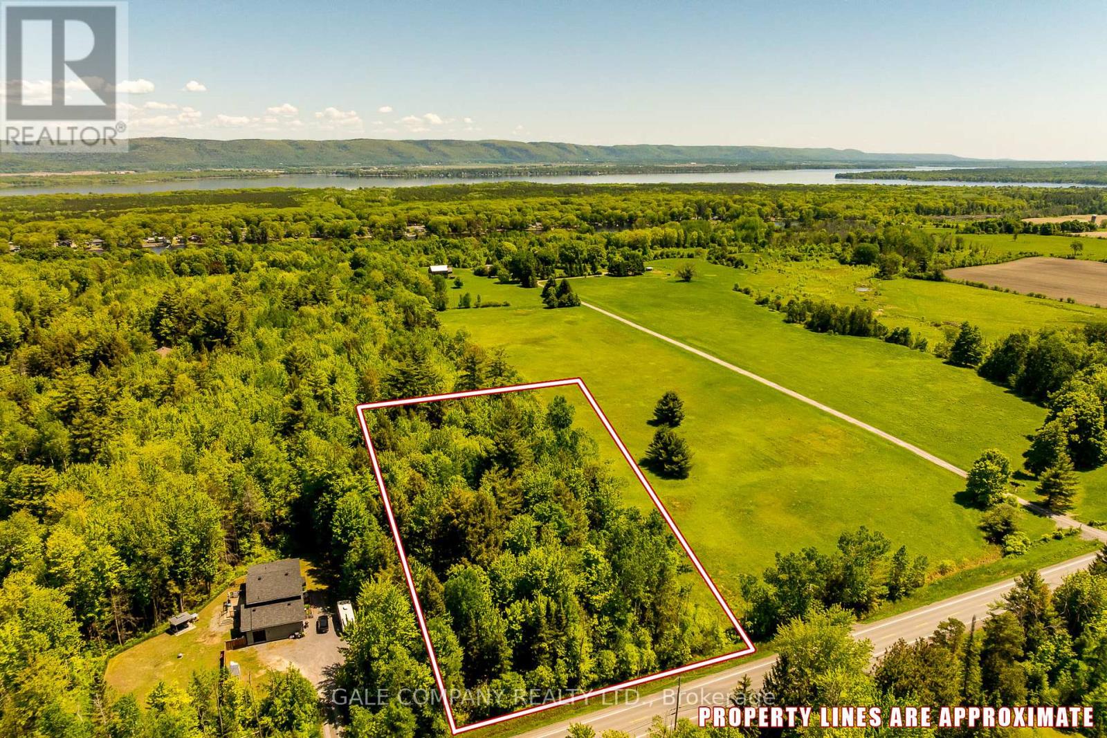 4475 Dunrobin Rd, Ottawa, ON K0A 3M0