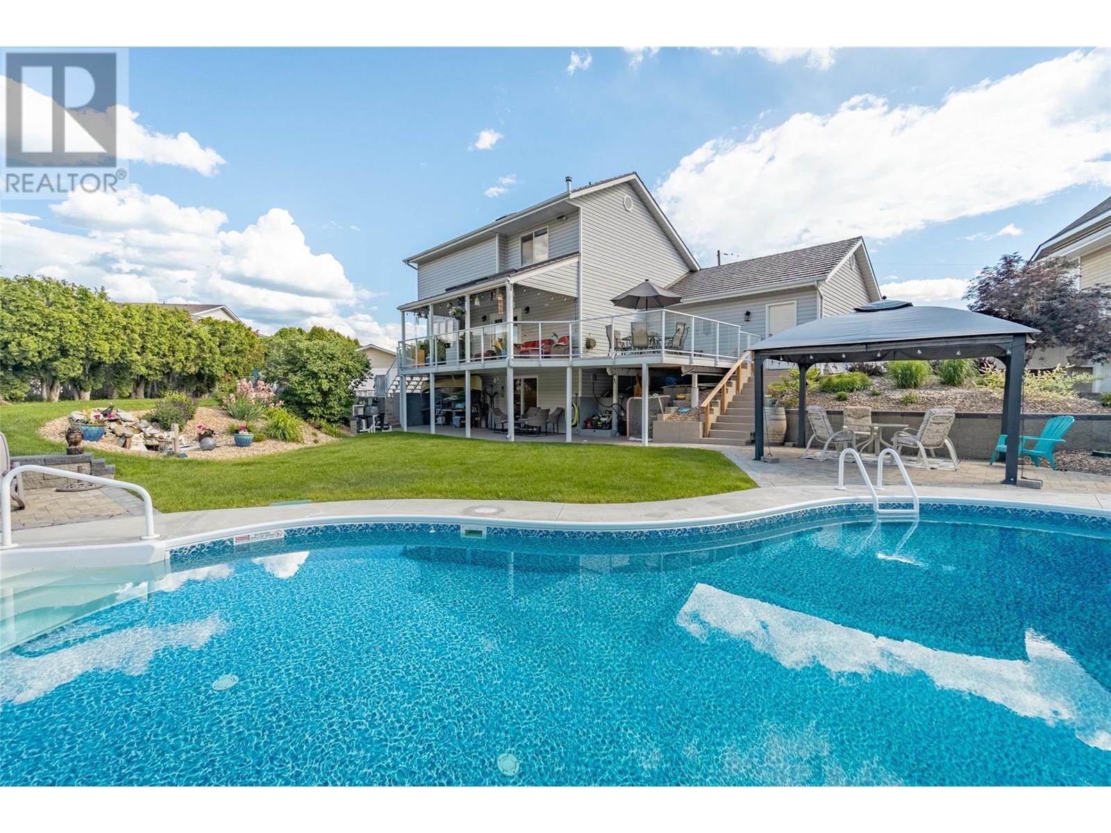 5896 Fairview Pl, Oliver, BC V0H 1T1