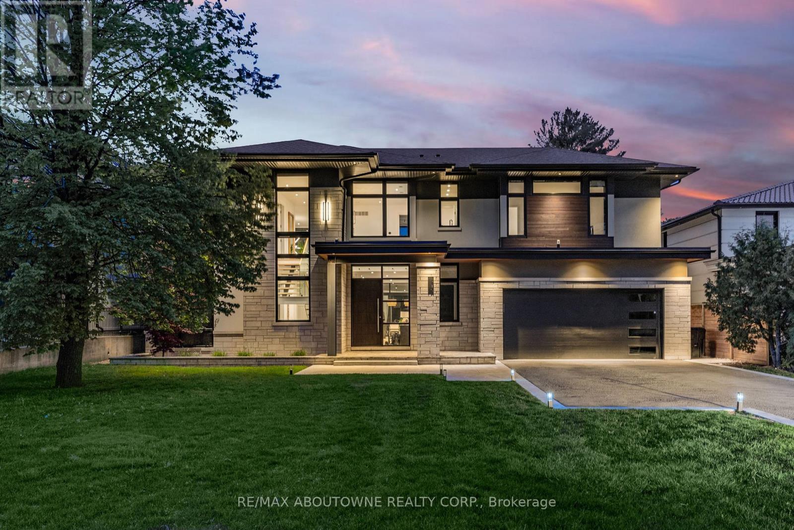 215 Morden Rd, Oakville Wo West, ON L6K 2S2