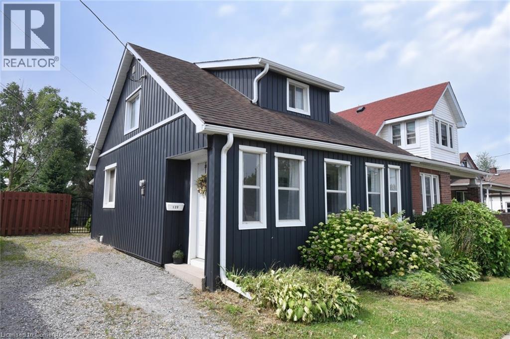 120 Clara St, Thorold, ON L2V 1K1