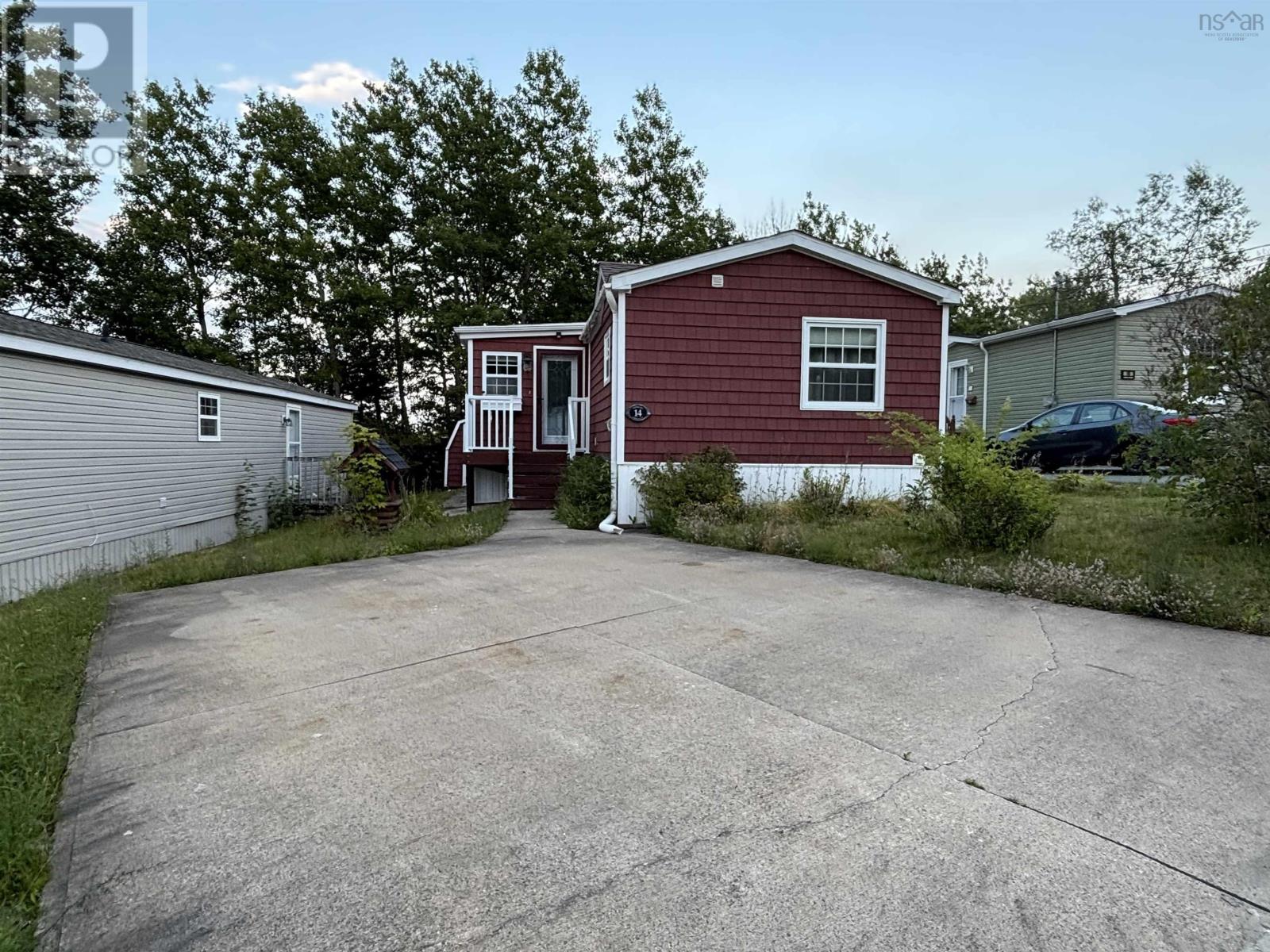 14 Tedbury Cres, Middle Sackville, NS B4E 2Y7