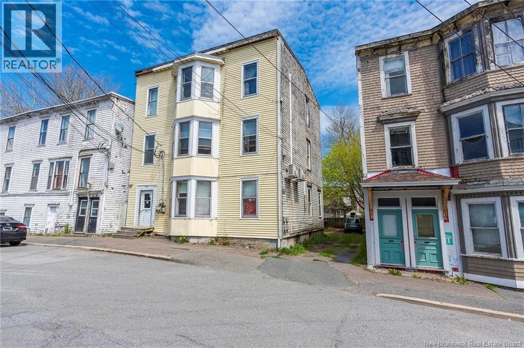 20 Kennedy St, Saint John, NB E2K 1C4