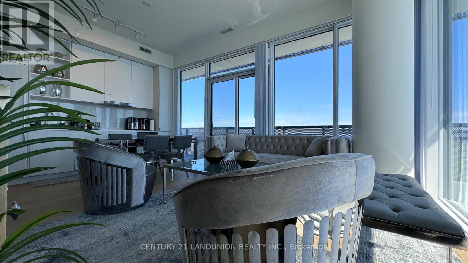 138 Downes St Ph206 St, Toronto, ON M5E 0E4