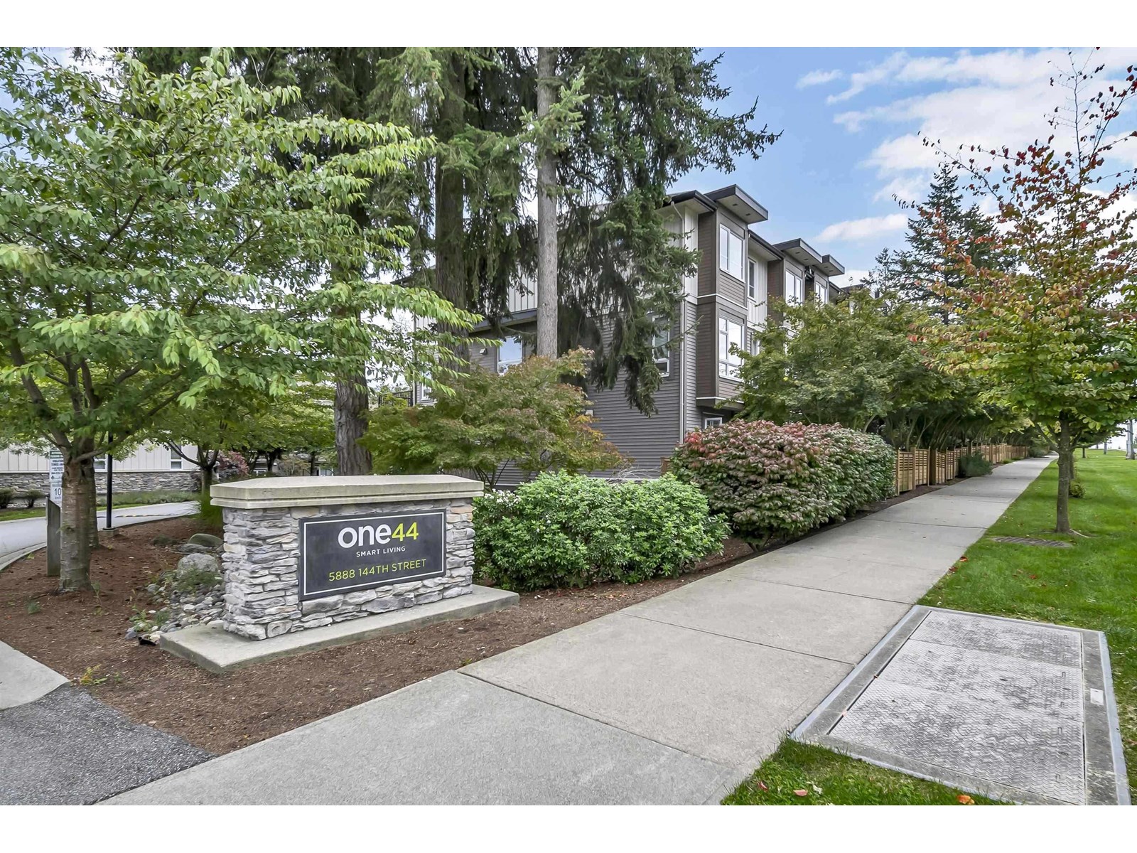 5888 144 Street Unit 106, Surrey, BC V3X 0G8