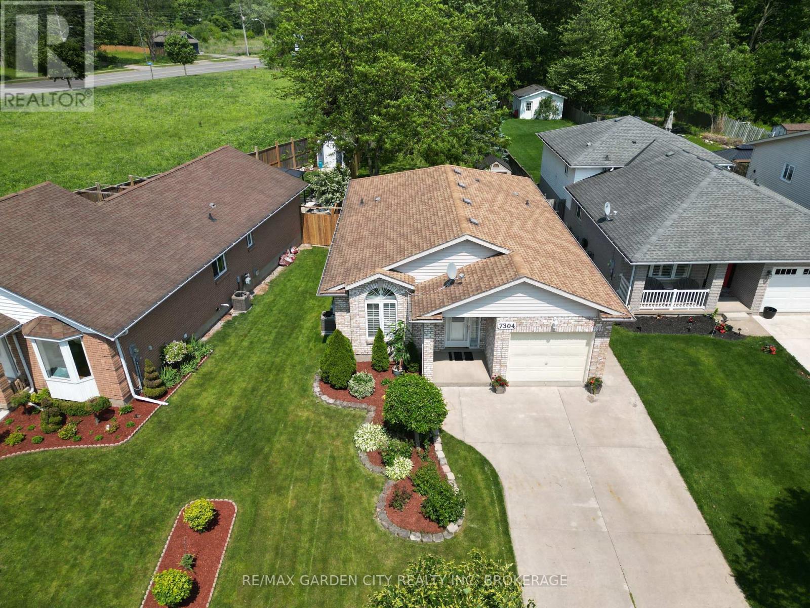 7304 Alex Ave, Niagara Falls, ON L2G 7V4