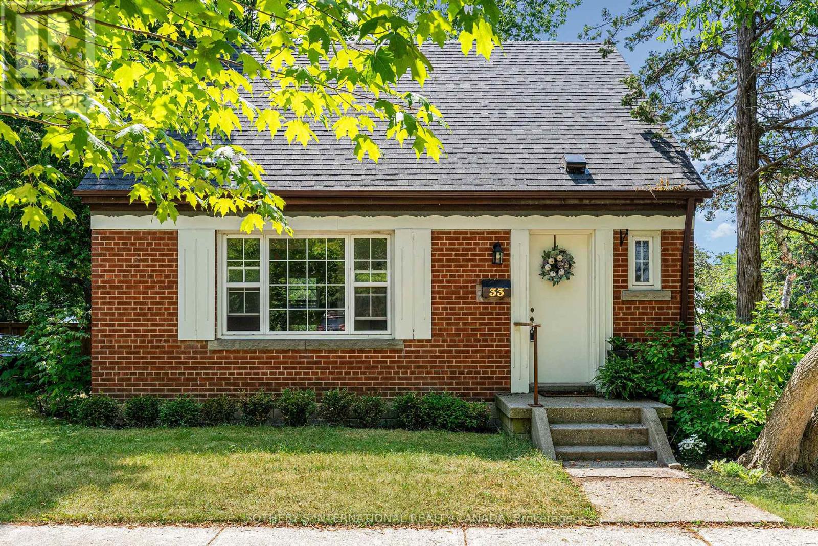 33 Southmead Rd, Toronto, ON M1L 2H9