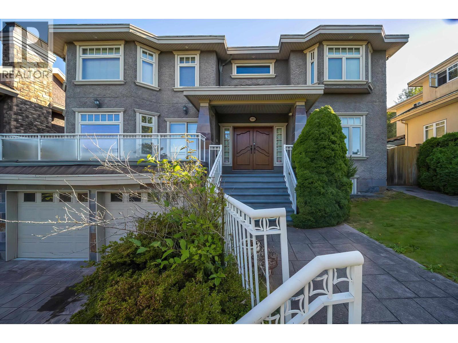 7371 Union St, Burnaby, BC V5A 1J1