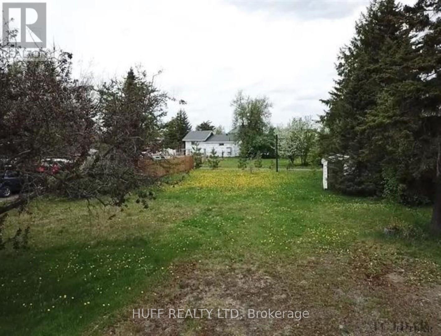 65 Eighth Ave, Englehart, ON P0J 1H0