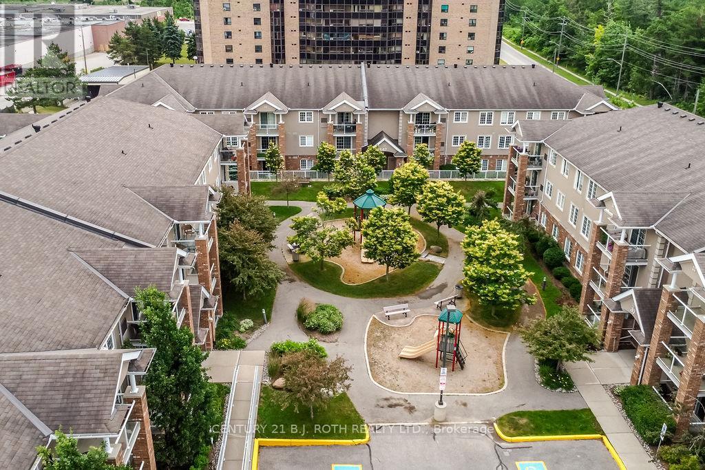 15 43 Coulter St, Barrie, ON L4N 6L9