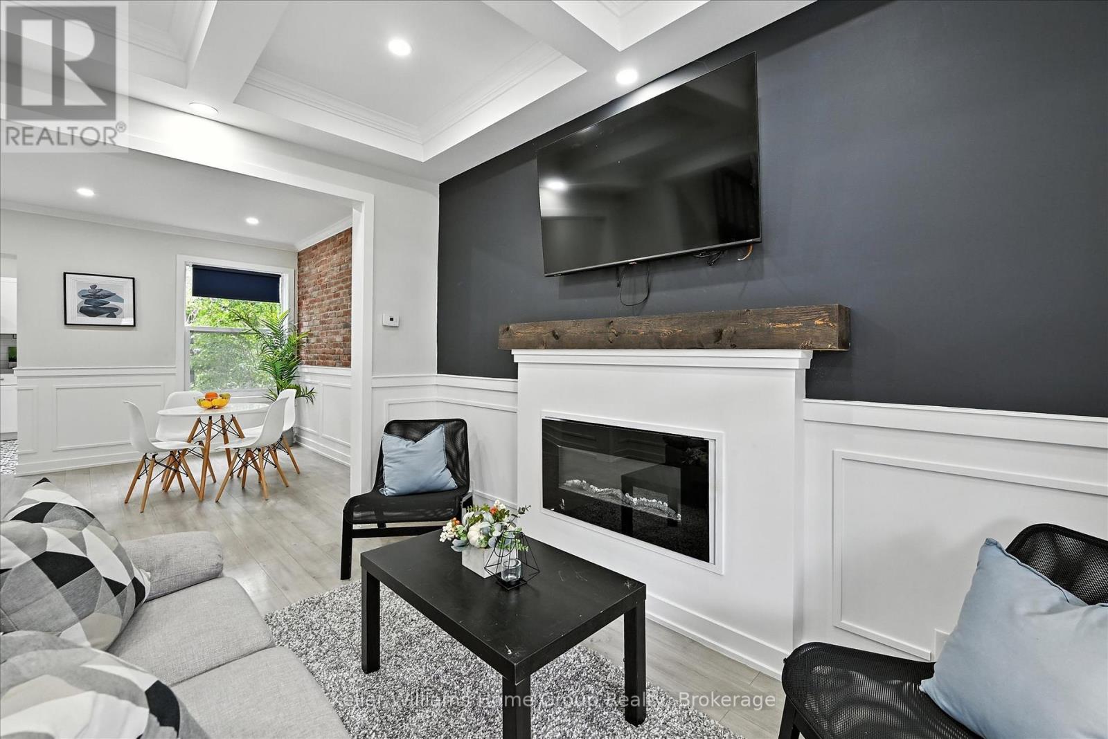 82 Rosemont Ave, Hamilton, ON L8L 2M5