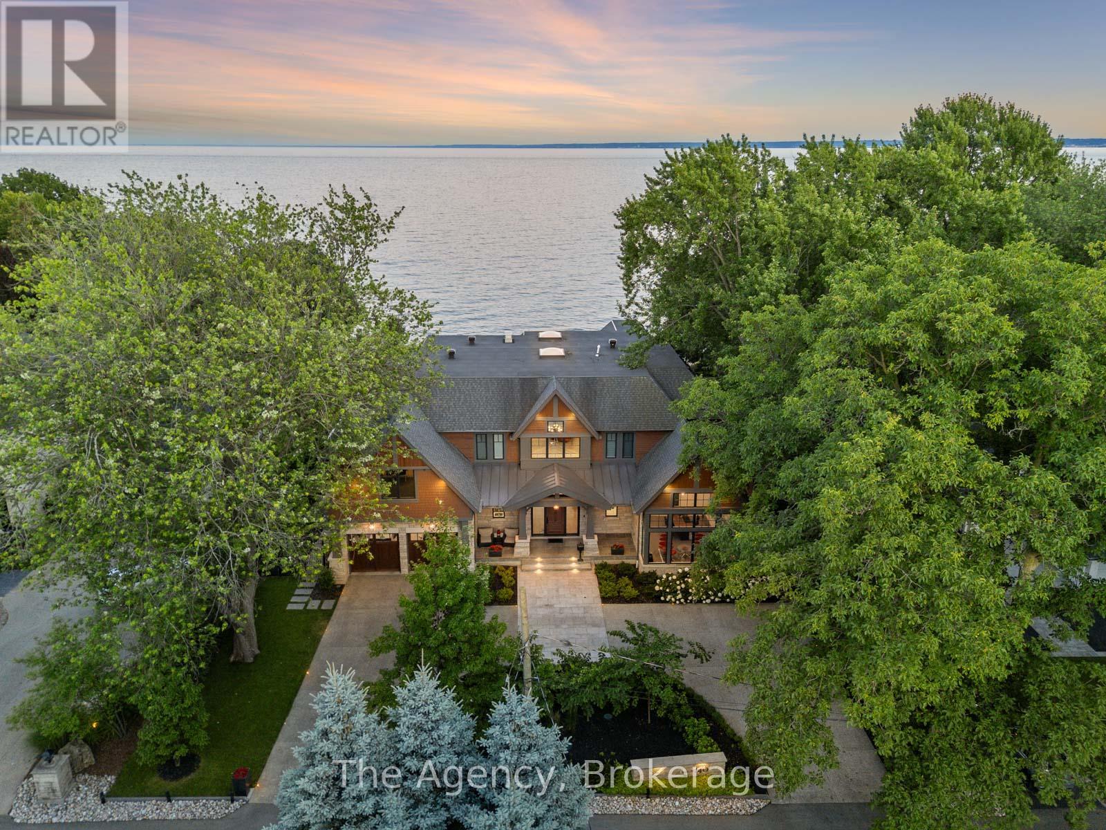 140 Secord Ln, Burlington, ON L7L 2H7