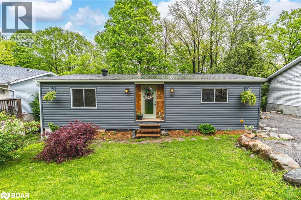 44 Edward St, Bracebridge, ON P1L 1H5