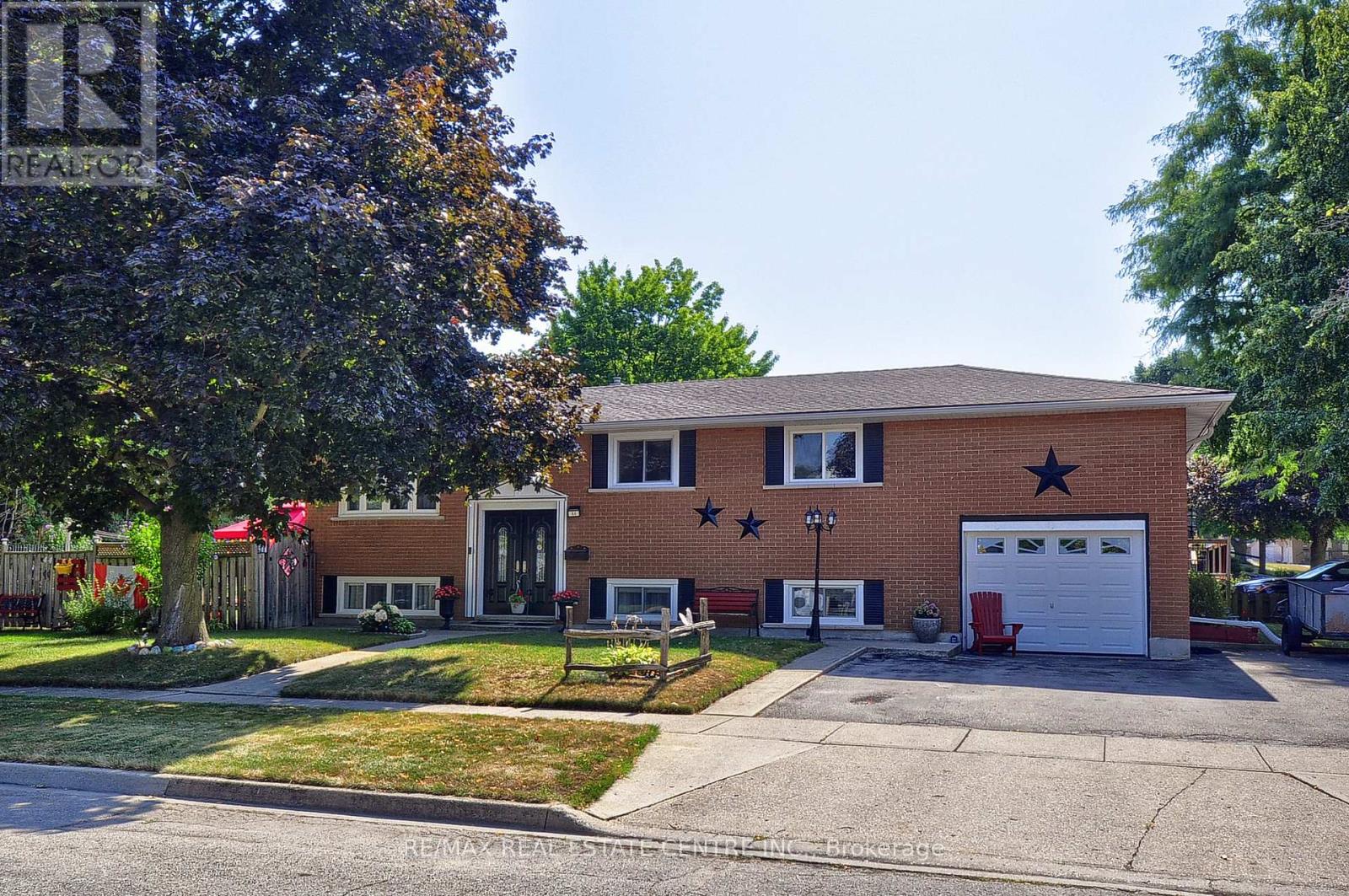 44 Mark Cres, Cambridge, ON N1S 4A3