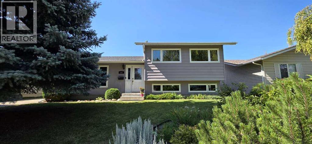 640 Willowburn Cres SE, Calgary, AB T2J 1N1