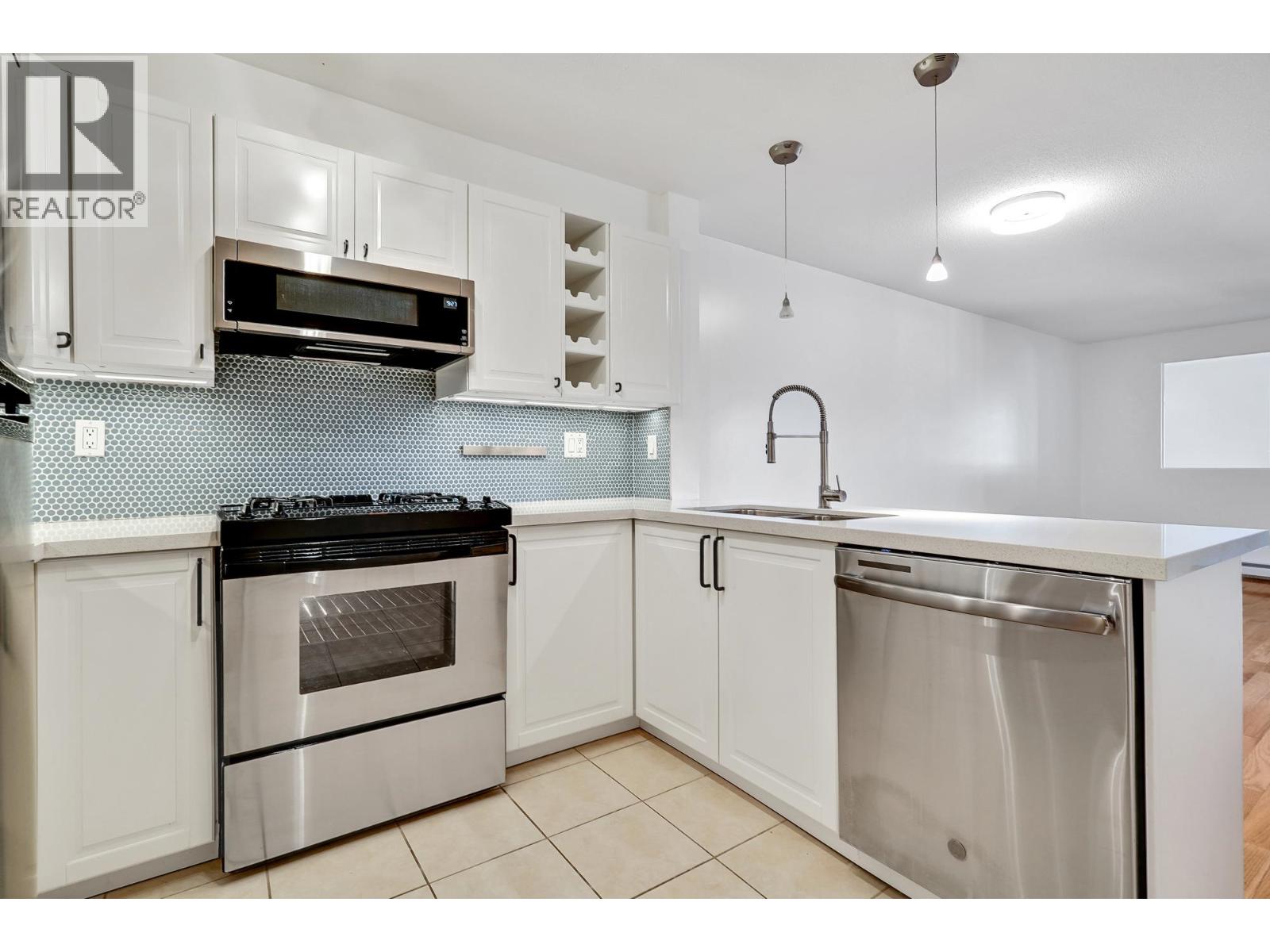 2741 E Hastings Street Unit 302, Vancouver, BC V5K 1Z8