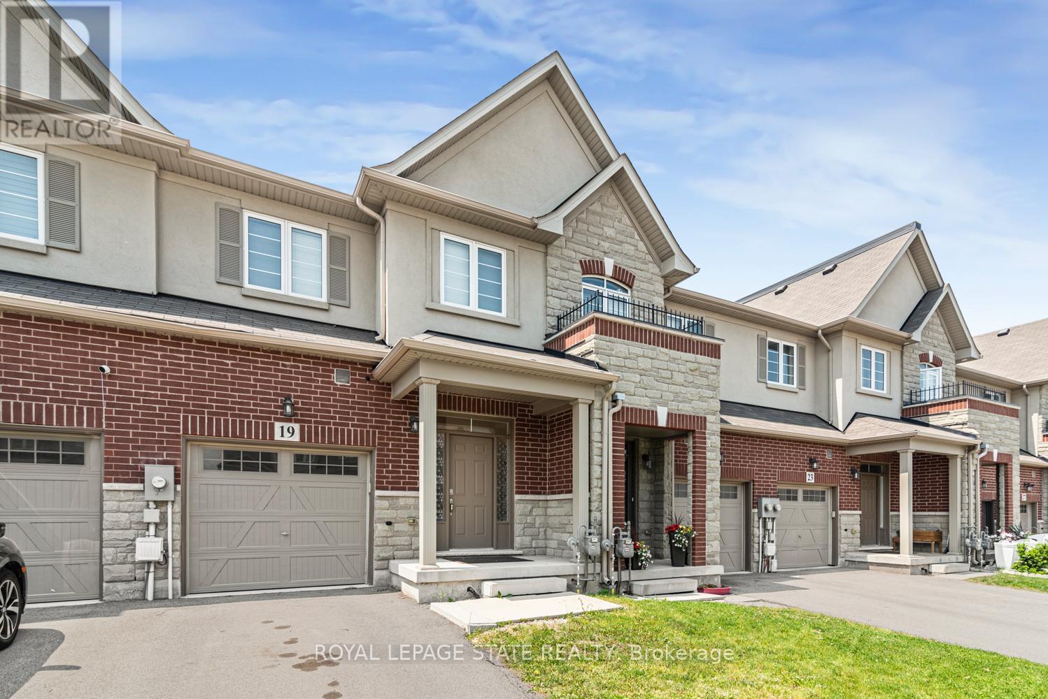 19 Bradbury Rd, Hamilton Stoney Creek, ON L8L 0L1