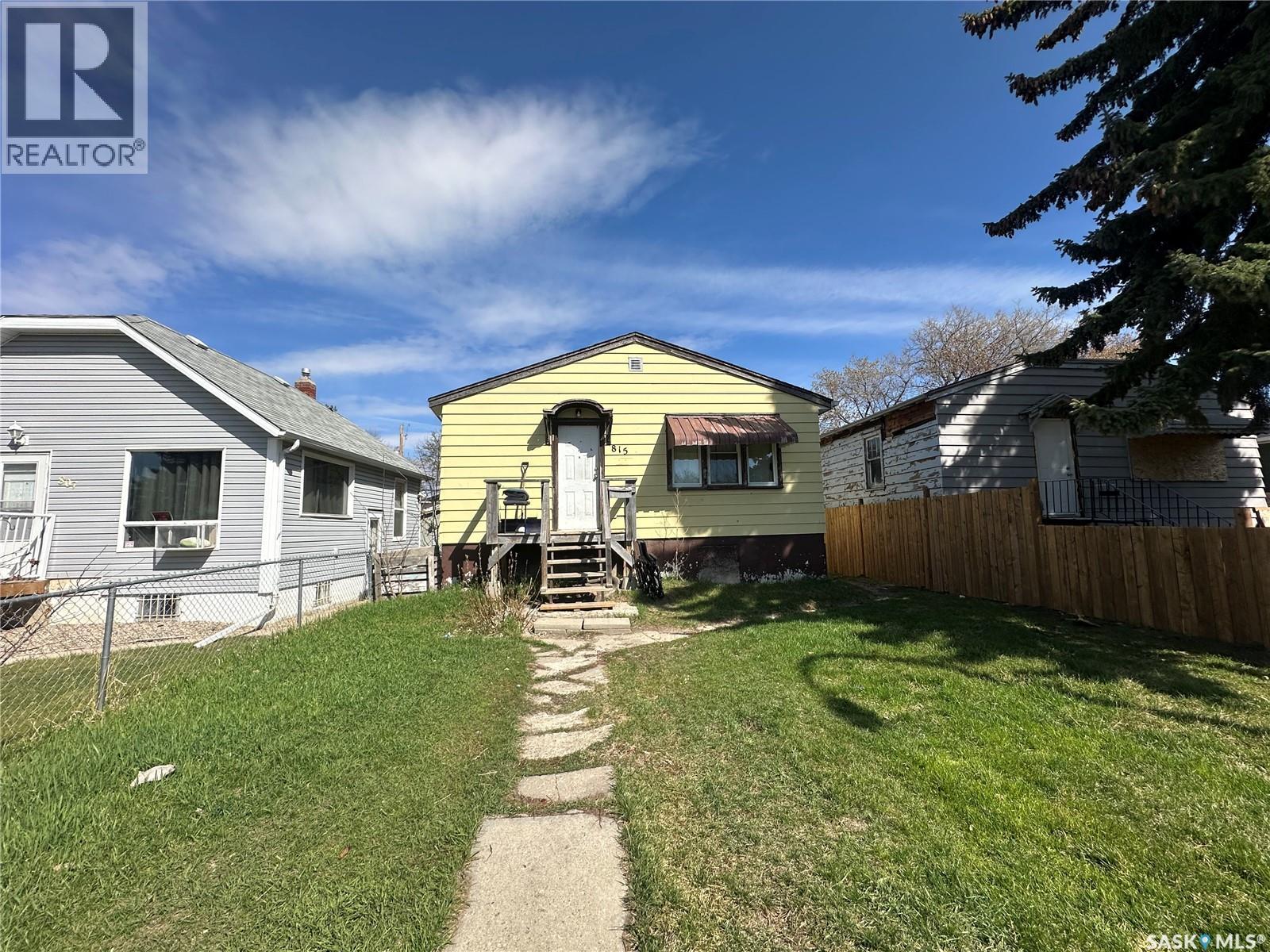 815 Robinson St, Regina, SK S4T 2M4