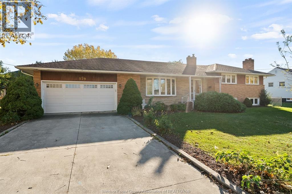 979 Scofield, Windsor, ON N9G 1L6