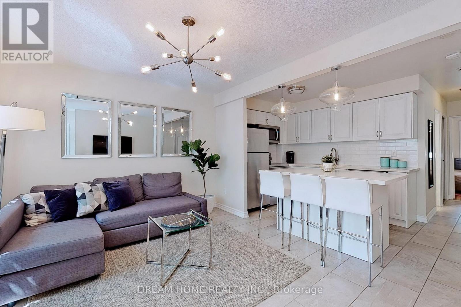 61 Cameron St, Toronto, ON M5T 2H1