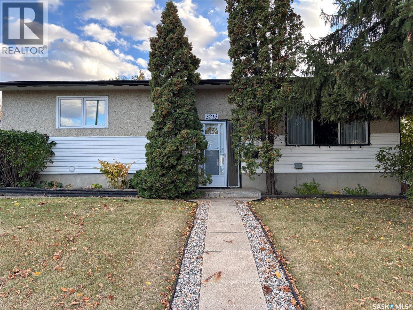 3213 33rd Street West, Saskatoon, SK S7L 4R1