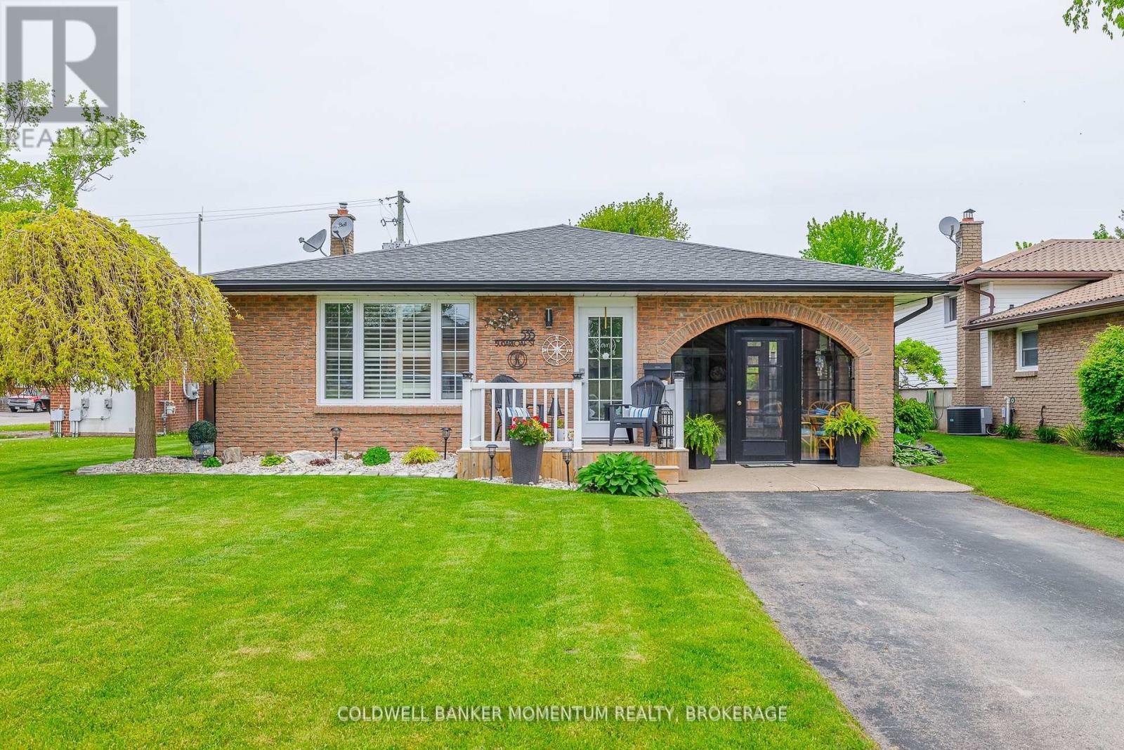 535 Sugarloaf St, Port Colborne, ON L3K 2P9