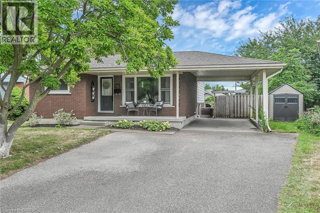 21 Burdock Blvd, Brantford, ON N3R 6B5