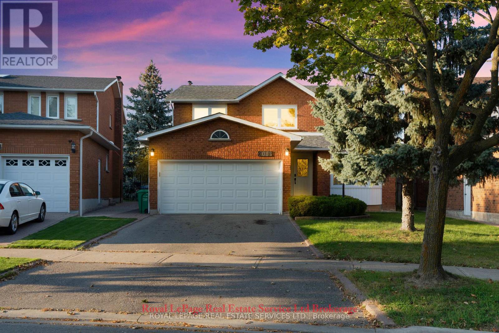2088 Kempton Park Dr, Mississauga, ON L5M 2Y9