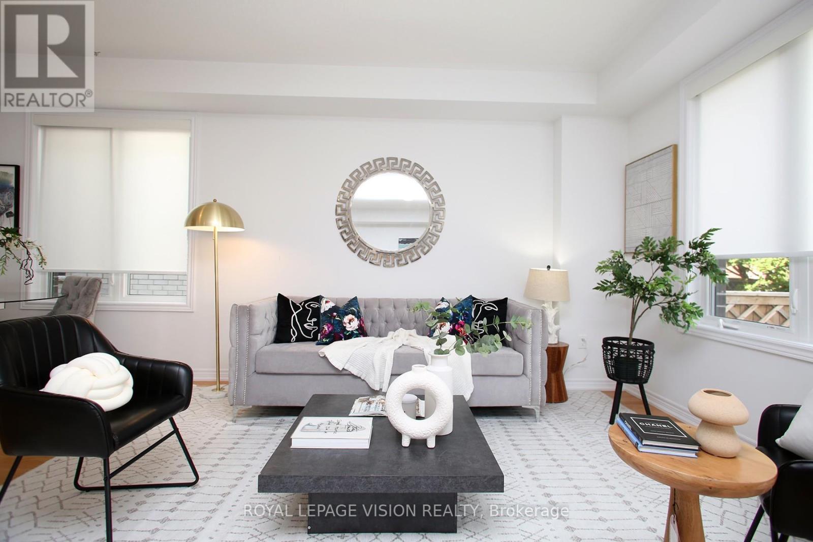 21 Sorbara Way, Whitby Brooklin, ON L1M 0M4