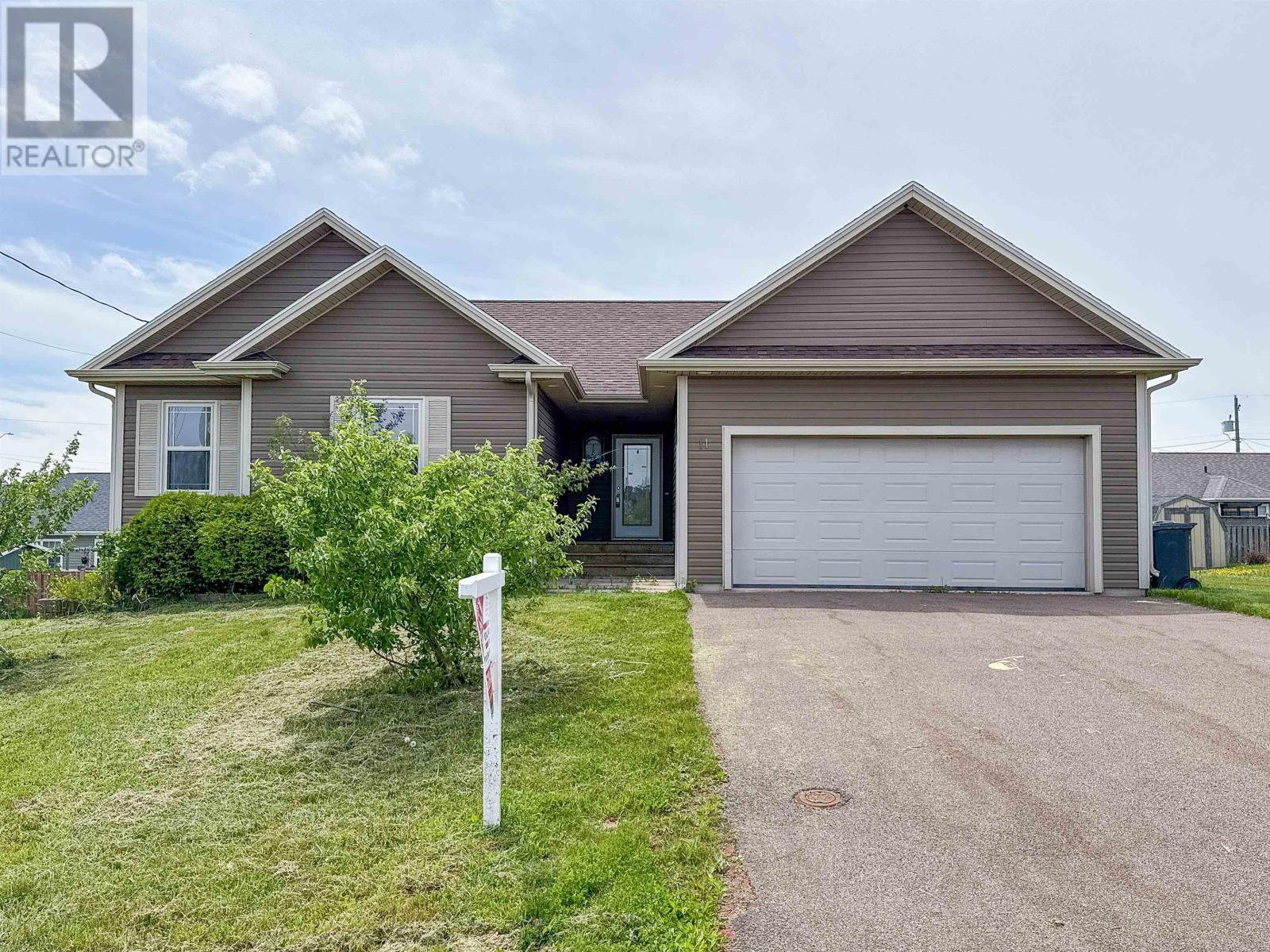 11 Mutch Cres, Charlottetown, PE C1E 3G2