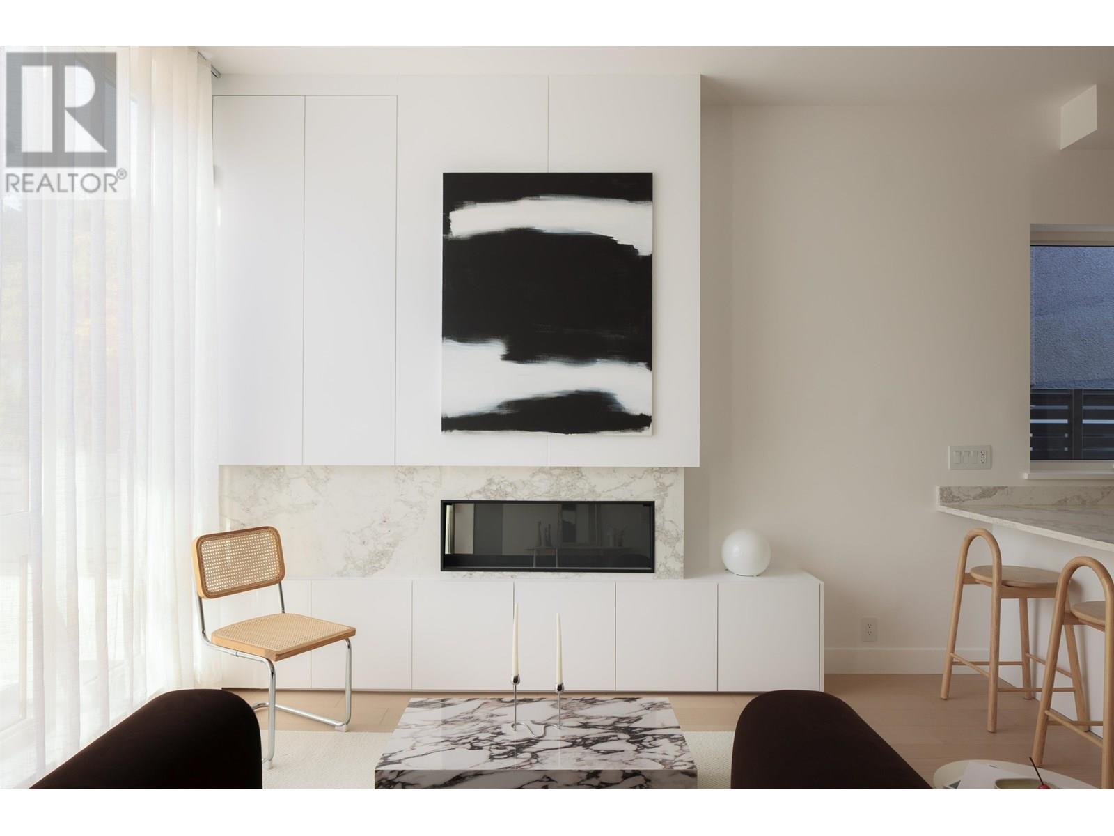 3422 Pandora St, Vancouver, BC V5K 1W8