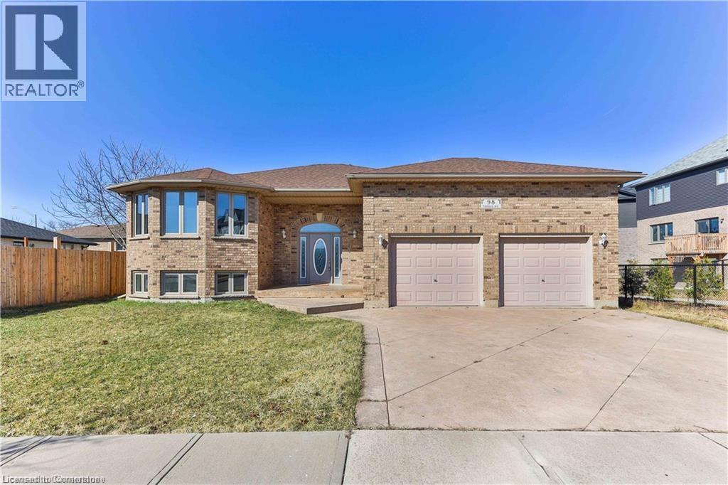 98 Thomas Ave, Brantford, ON N3S 7V4