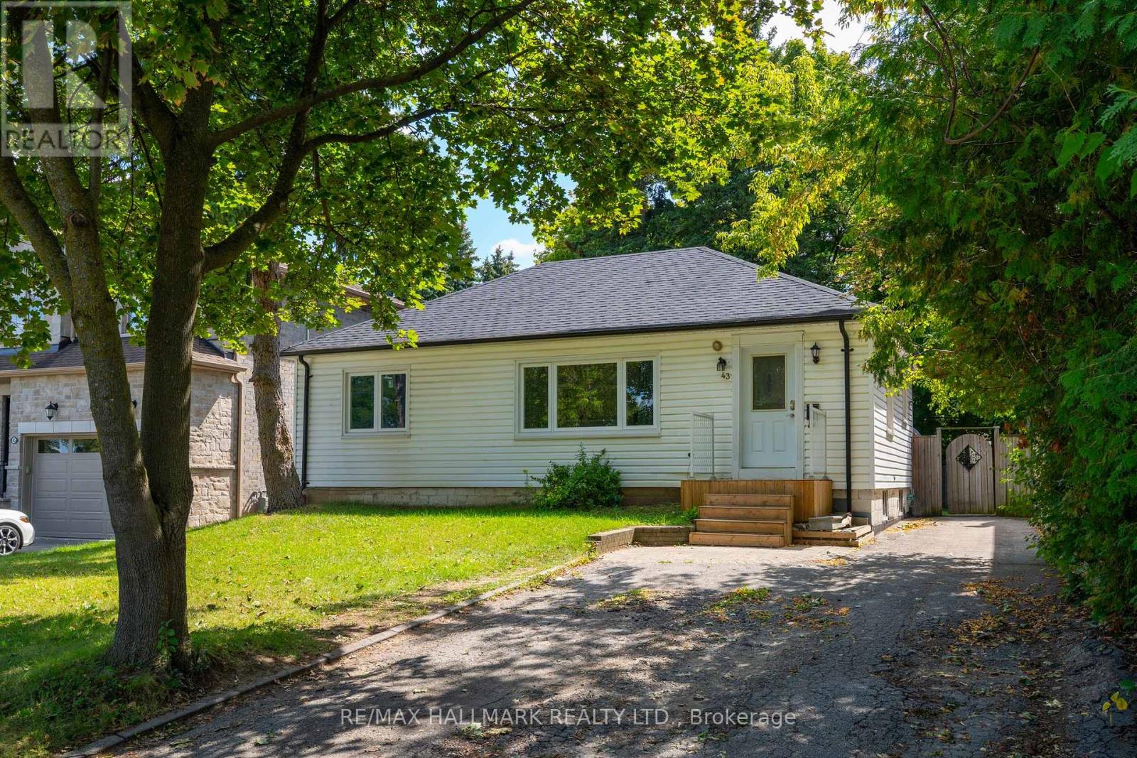 43 Meadowview Ave, Markham, ON L3T 1K6