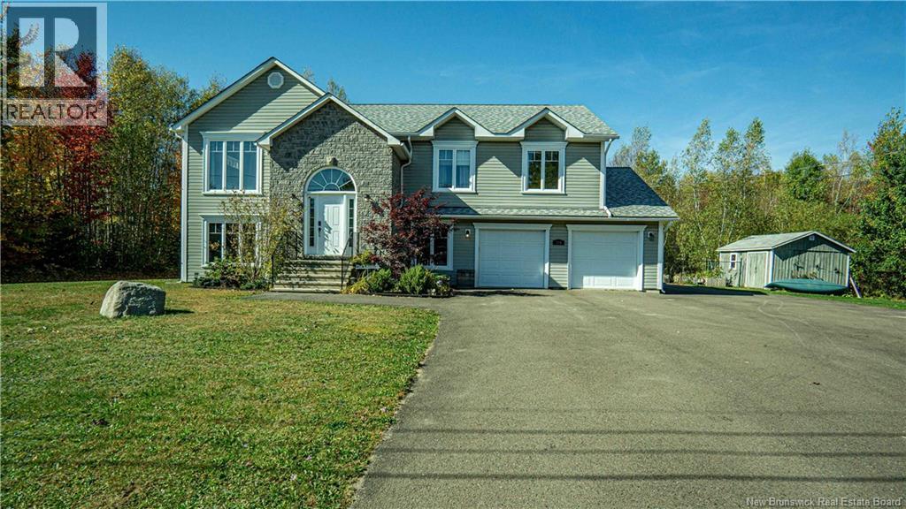 214 Garden Grove St, Lincoln, NB E3B 7G8