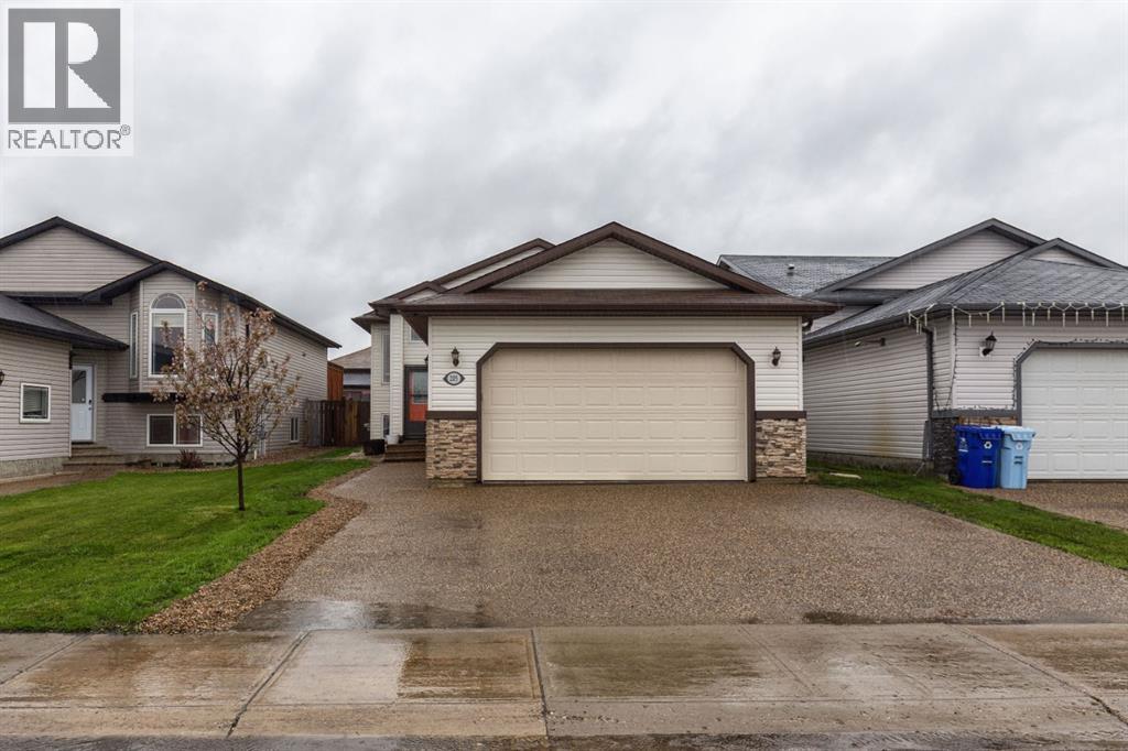 205 Elm St, Fort Mcmurray, AB T9K 0K1