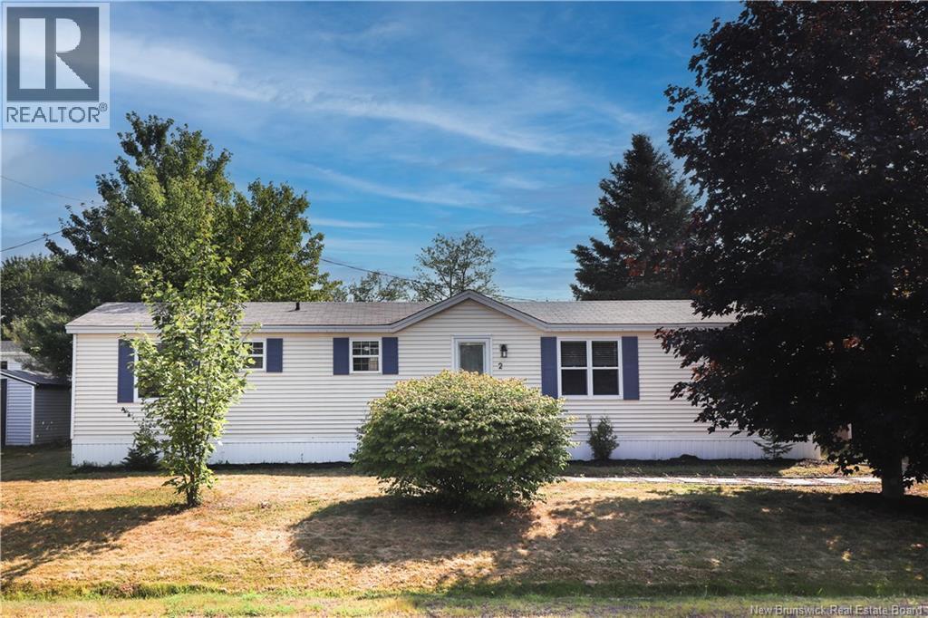 2 Hummingbird St, Moncton, NB E1H 2W9