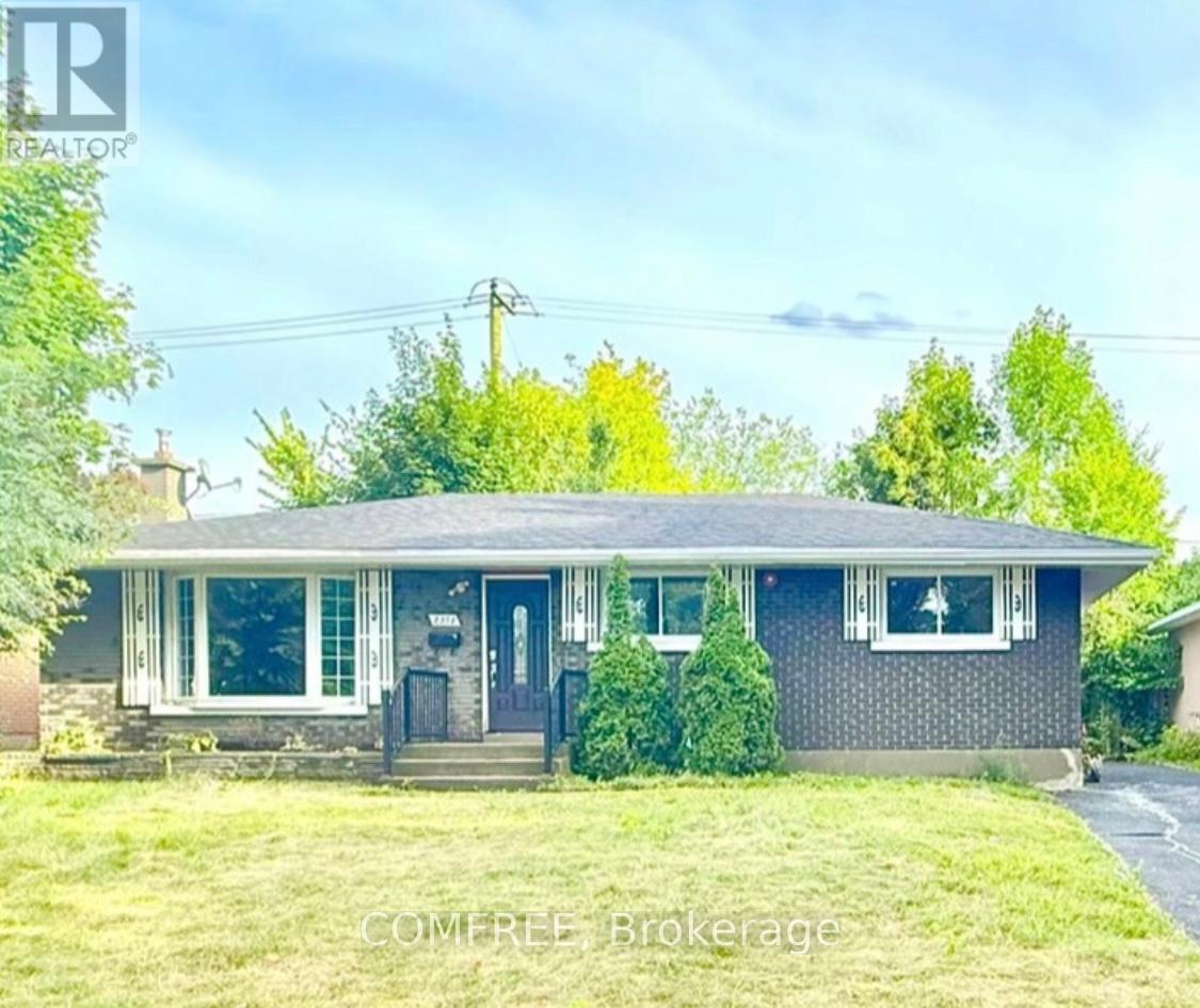 2372 Riley Ave, Ottawa, ON K2C 1J9
