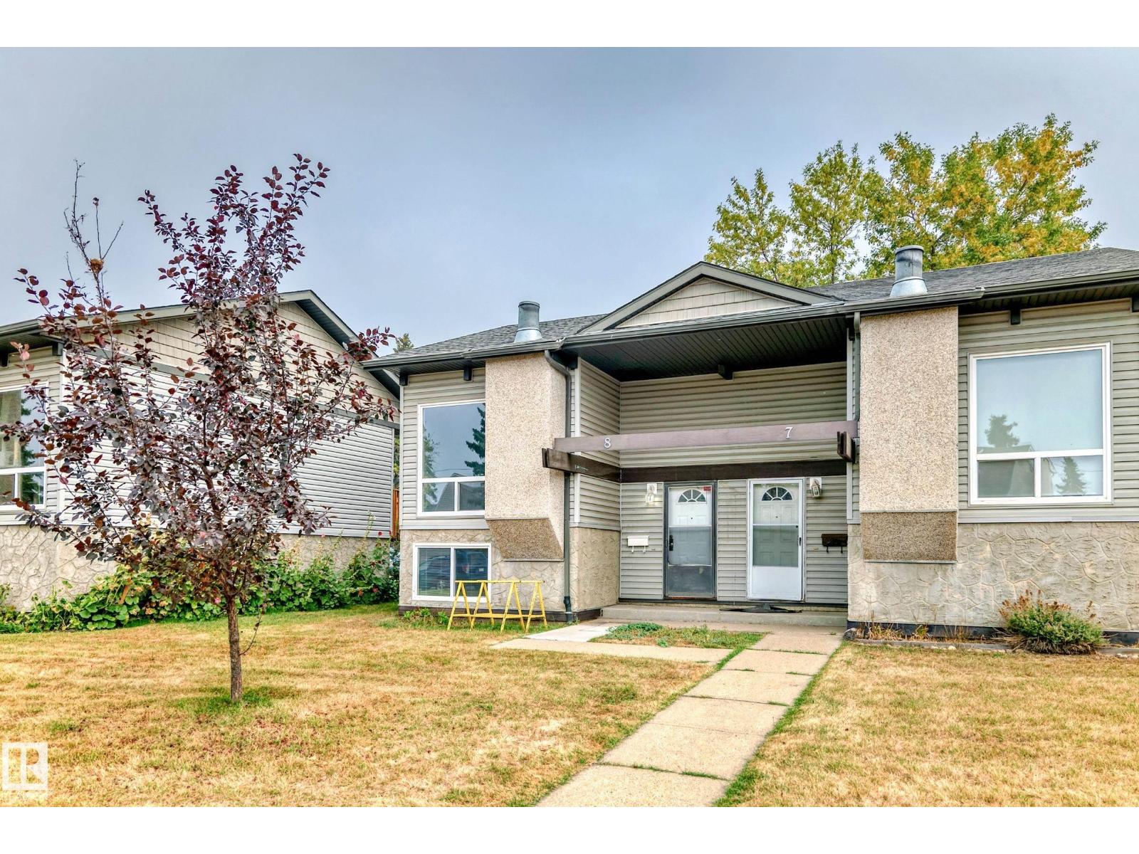 8 Northwoods Vg NW, Edmonton, AB T5X 1T2