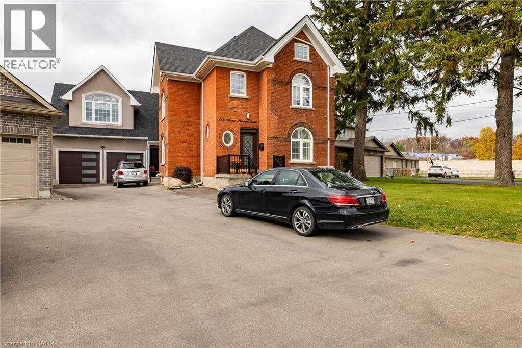 169 Mount Pleasant St, Brantford, ON N3T 1T6