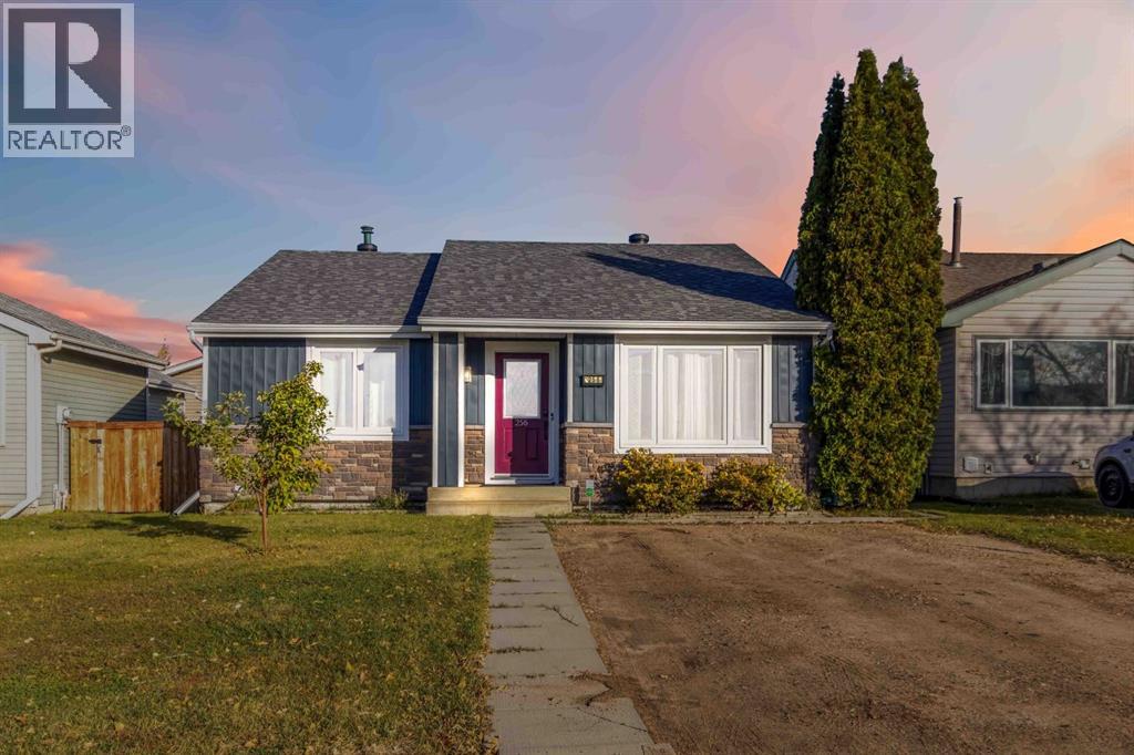 256 Tundra Dr, Fort Mcmurray, AB T9H 2S9