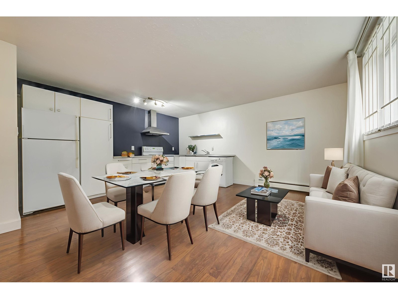 10015 83 Avenue Northwest #5, Edmonton, AB T6E 2C3