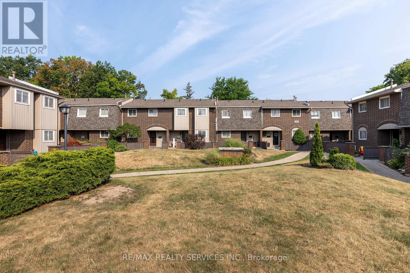 1306 Guelph Line Unit 3, Burlington, ON L7P 2S9