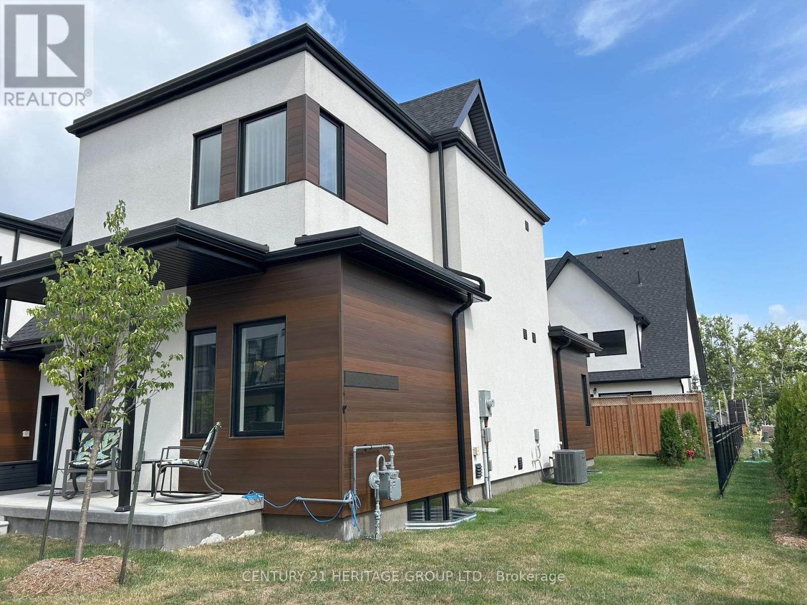 44 Ruby Cres, Orillia, ON L3V 8M3