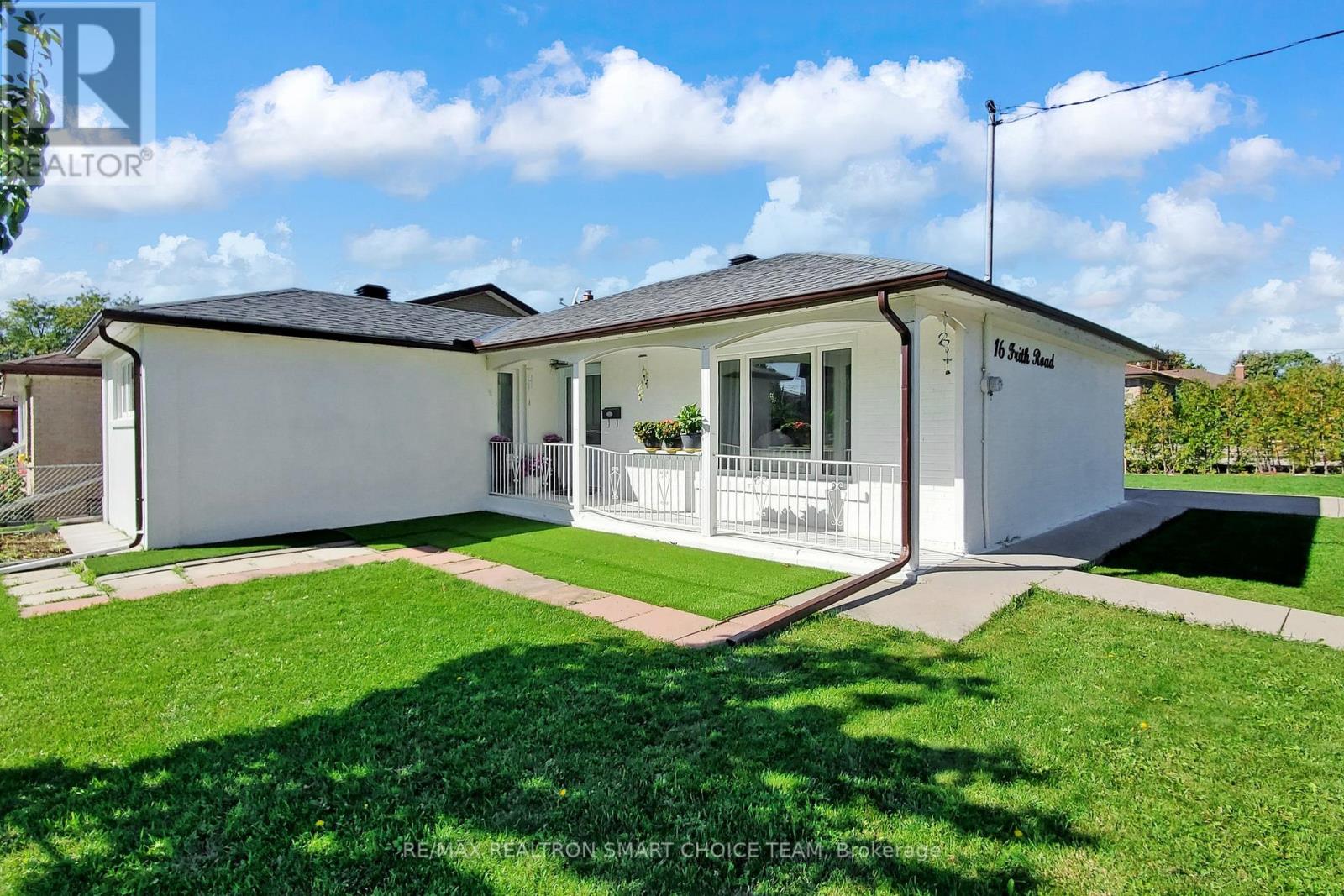 16 Frith Rd, Toronto Glenfield-jane Heights, ON M3N 1G1